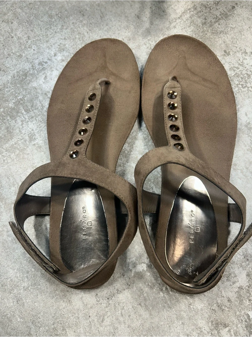 Pesaro Women’s Size 11 M Taupe T-Strap Gem Sandals Casual Shoes